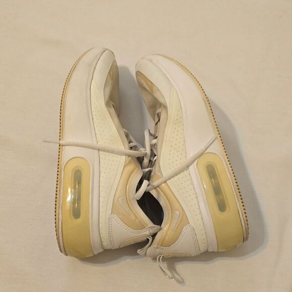 NIKE Air Max  White running Women's Size 8.5 - Picture 2 of 7